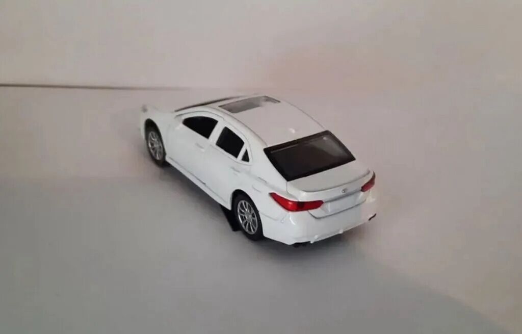 Maqnitli soundlu metal model avtomobil – sedan tipli, ağ rəng. - — Oyuncaqlar, Bakı (2)