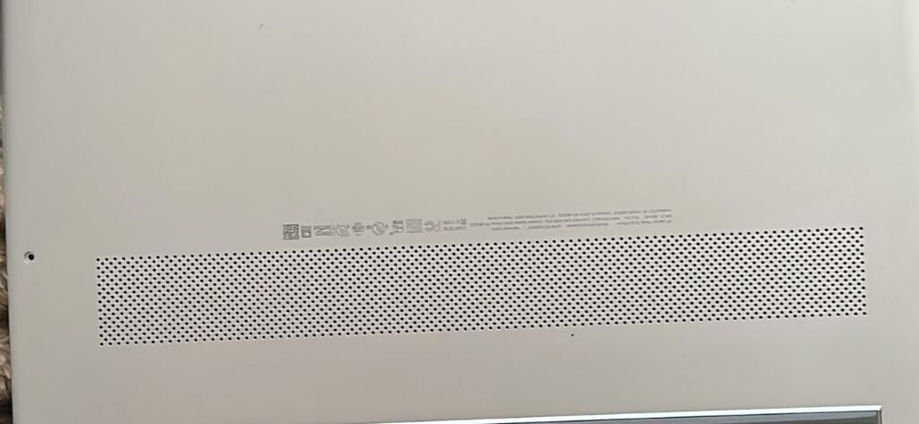 HP noutbuk - Brend: HP - Korpus rəngi: gümüş/boz tonlu - Yuxarı — HP, Bakı (2)