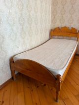 Carpayi matrasla 100azn qoz ağacındandi ünvan Ayna Sultanova — Furniture