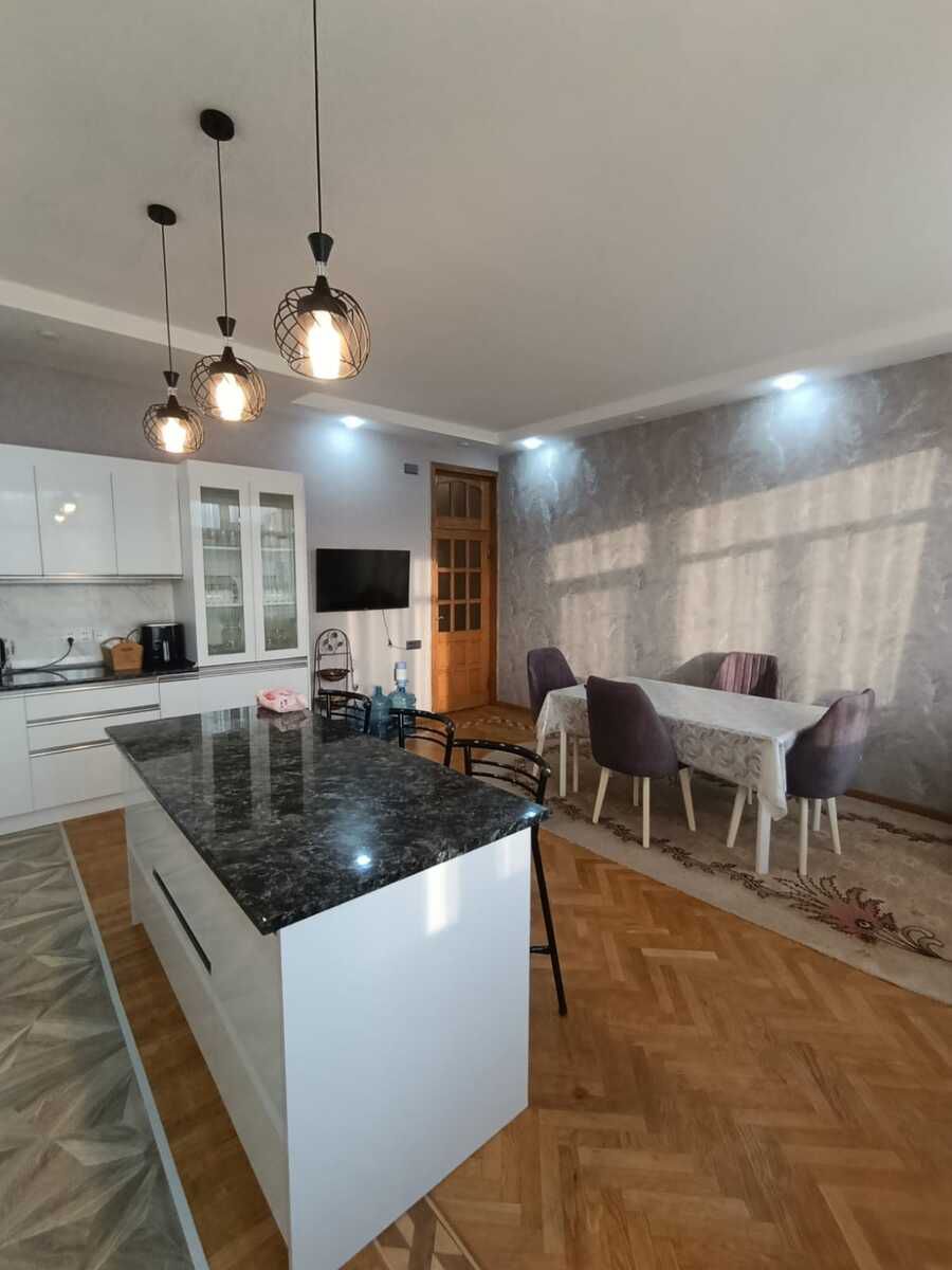 Satılır 4 otaqlı yeni tikili 200 m² — Mənzil, Bakı (3)