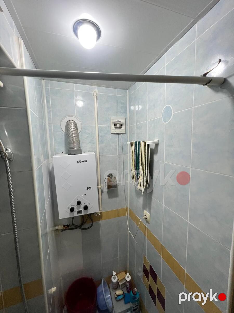 Satılır 2 otaqlı köhnə tikili 55 m² — Mənzil, Bakı (9)