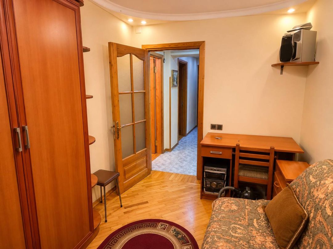 İcarəyə verilir 3 otaqlı köhnə tikili 95 m² — Mənzil, Bakı (8)