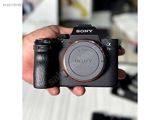 Sony Alpha a7 III (ILCE-7M3) full‑frame aynasız fotoaparat — body - — Фото и видеотехника