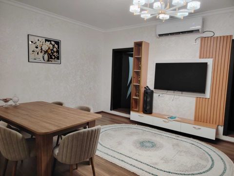 Satılır 3 otaqlı köhnə tikili 115 m²