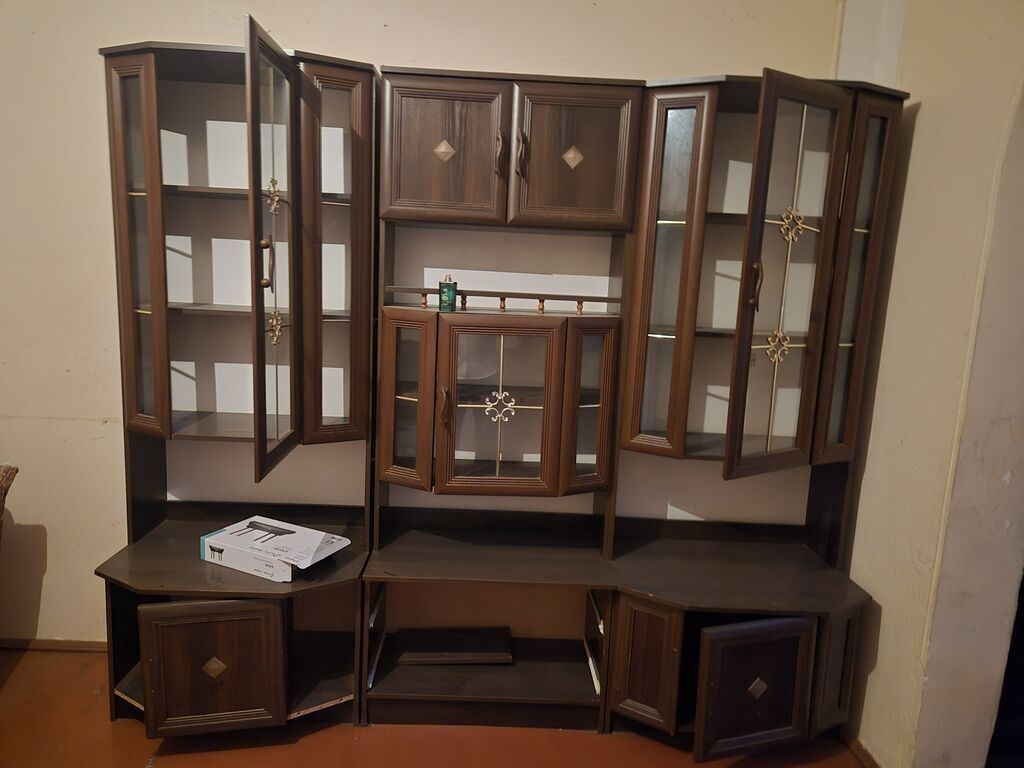 Yataq otağı və qonaq otağı üçün mebel dəsti Tərkib: - 3 qapılı — Mebel, Digah (3)