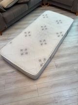 Tək nəfərlik döşək 50azn tecili satilir ela vezyyetdedi — Mattresses