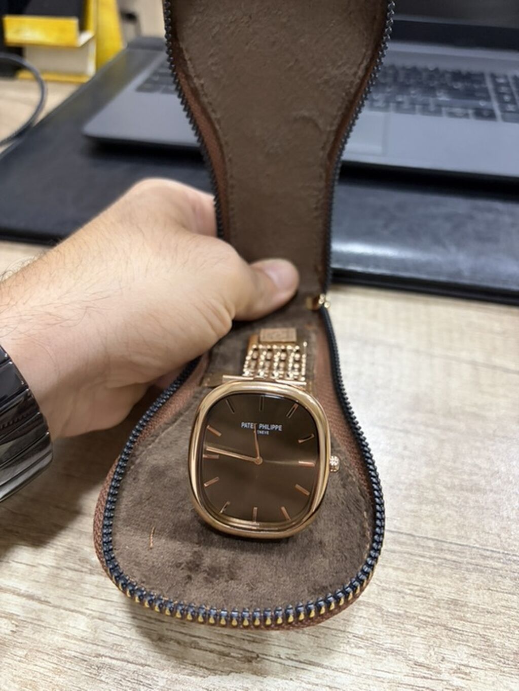 Patek Philippe – qızılı rəngli elegant qol saatı Saat yenidi - Korpus — Qol saatları, Bakı
