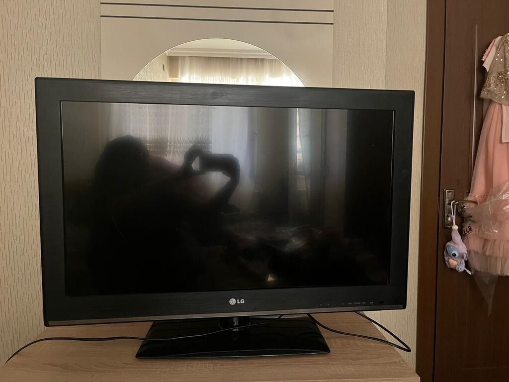 Tecili Endirim ‼️ Televizor LG 82 evden satiw 2 ilindi Sade 85 azn — Televizorlar, Bakı