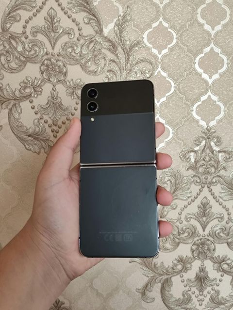 Samsung Galaxy Z Flip 4, 256 GB, rəng - Qara, Zəmanət, Barmaq izi, Simsiz şarj