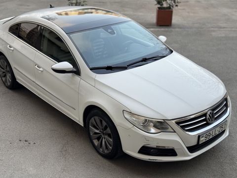 Volkswagen Passat CC: 2 l | 2009 il Sedan
