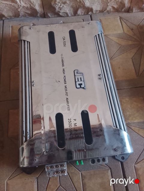 Avtomobil güc amplifikatoru, 2400W, iştirədən