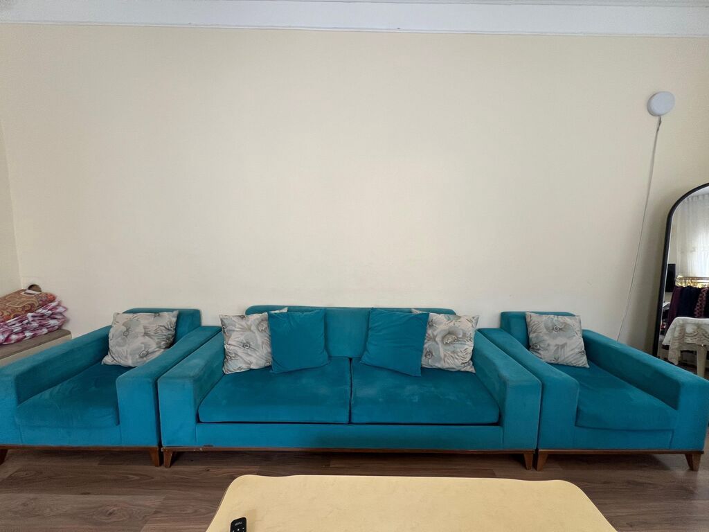Divan və 2 kreslo dəsti satılır. Çox gözəl və möhkəmdir, problemi — Mebel, Bakı