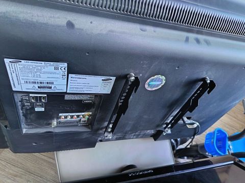 Samsung LED televizor – model UE40EH5007K Xüsusiyyətlər: - Ekran