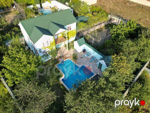 İcarəyə verilir 8 otaqlı həyət evi/bağ evi 220 m²