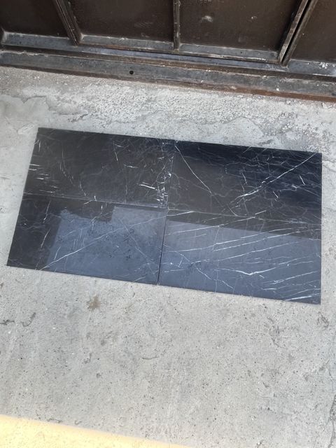 Təbii qara mərmər plitə (60×30 sm, 18 mm)