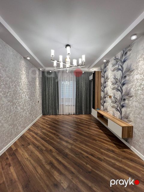 Satılır 2 otaqlı köhnə tikili 80 m²