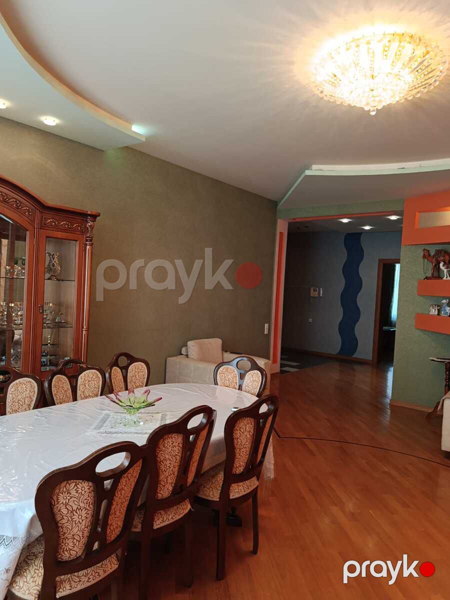 Satılır 4 otaqlı köhnə tikili 190 m² — Mənzil, Bakı (3)