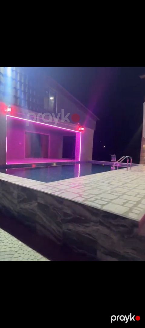 600 kv. m, 6 otaqlı, İnternet