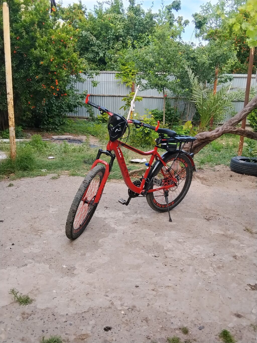 1 ayın velosipedidi 1-2 problemi var qapaq topu dağilib bide sideniki — Velosipedlər, Şirvan