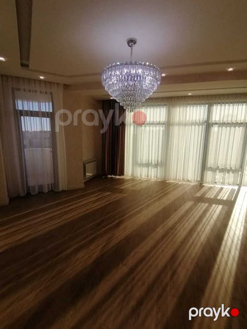 Satılır 3 otaqlı yeni tikili 130 m²