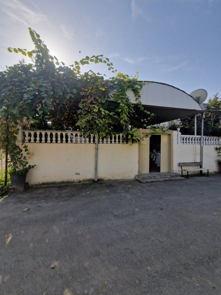 Satılır 5 otaqlı köhnə tikili 196 m² — Mənzil, Göygöl (2)