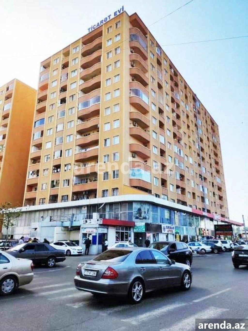 Ticarət Evi – çoxmərtəbəli yaşayış və kommersiya kompleksi - Müasir — Daşınmaz əmlak, Bakı