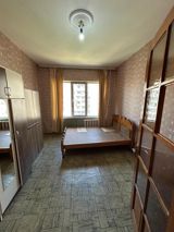 Satılır 2 otaqlı köhnə tikili 65 m² — Real estate