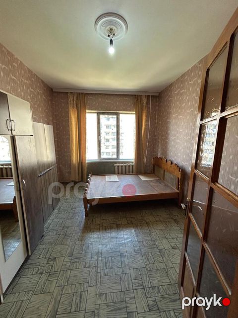 Satılır 2 otaqlı köhnə tikili 65 m²