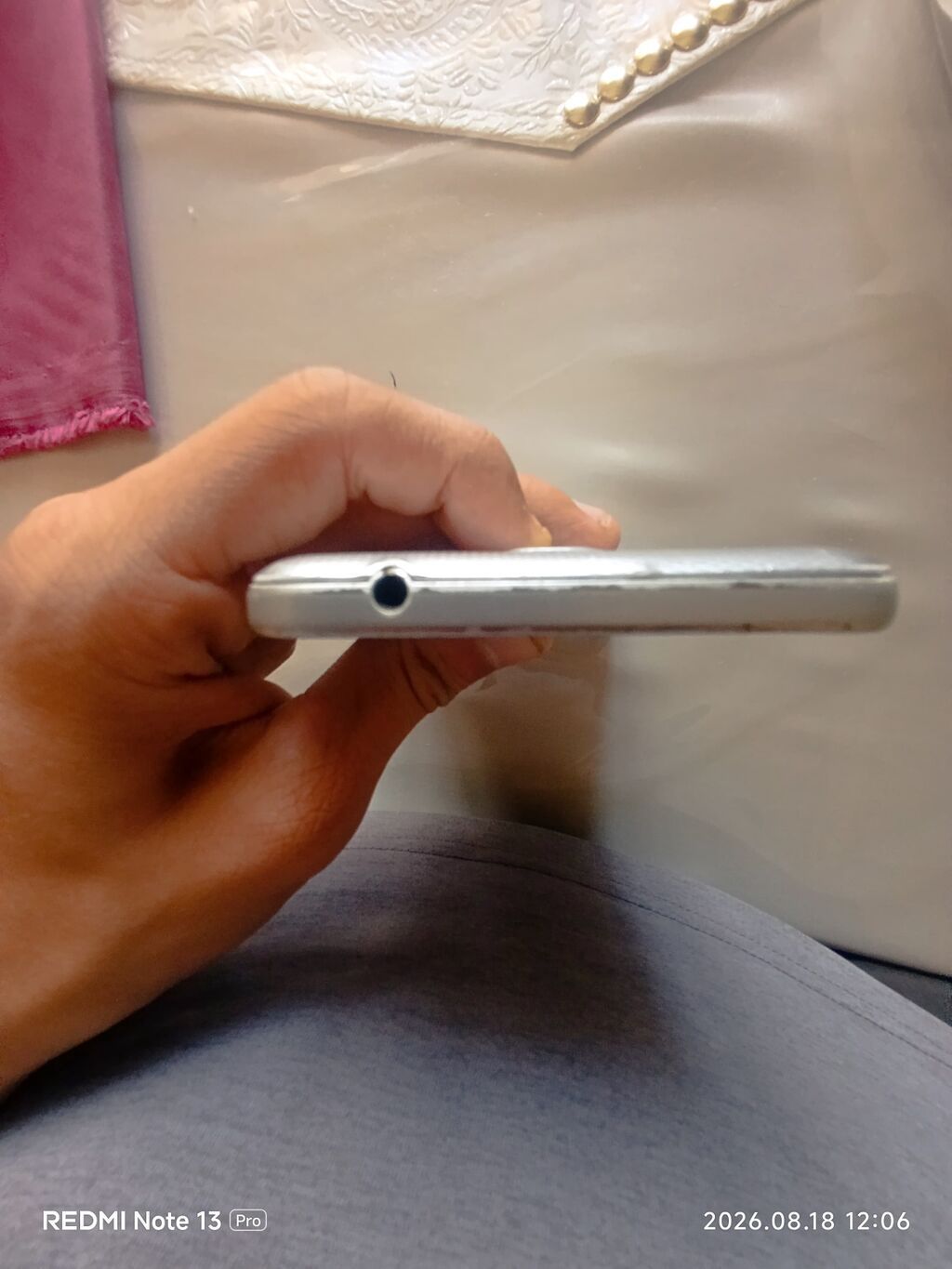 Samsung 8 GB, rəng - Gümüşü, İki sim kartlı — Samsung, Masazır (3)