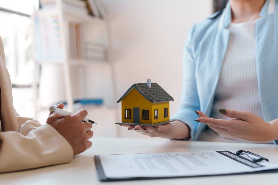 Daşınmaz əmlak agenti/ makler tələb olunur — Vakansiyalar, Bakı (2)
