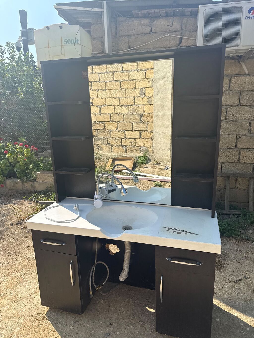 Hamam üçün lavabo mebeli dəsti - Geniş güzgülü üst vitrina: iki