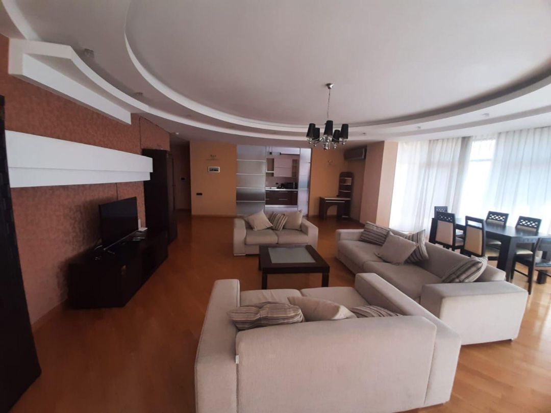 İcarəyə verilir 4 otaqlı yeni tikili 211 m² — Mənzil, Bakı (2)