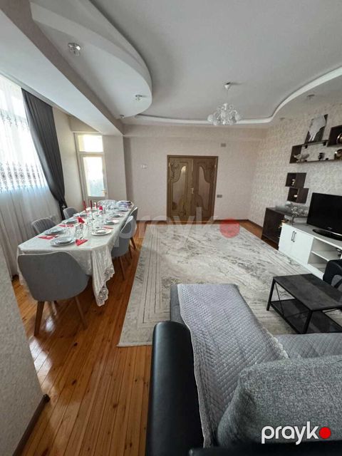 Satılır 3 otaqlı yeni tikili 130 m²