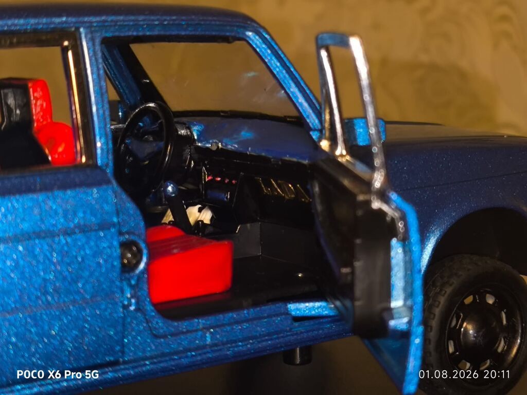 Model avtomobil – VAZ 2106 (miqyas ehtimalən 1:24 və ya 1:18) - — Mallar, Neftçala