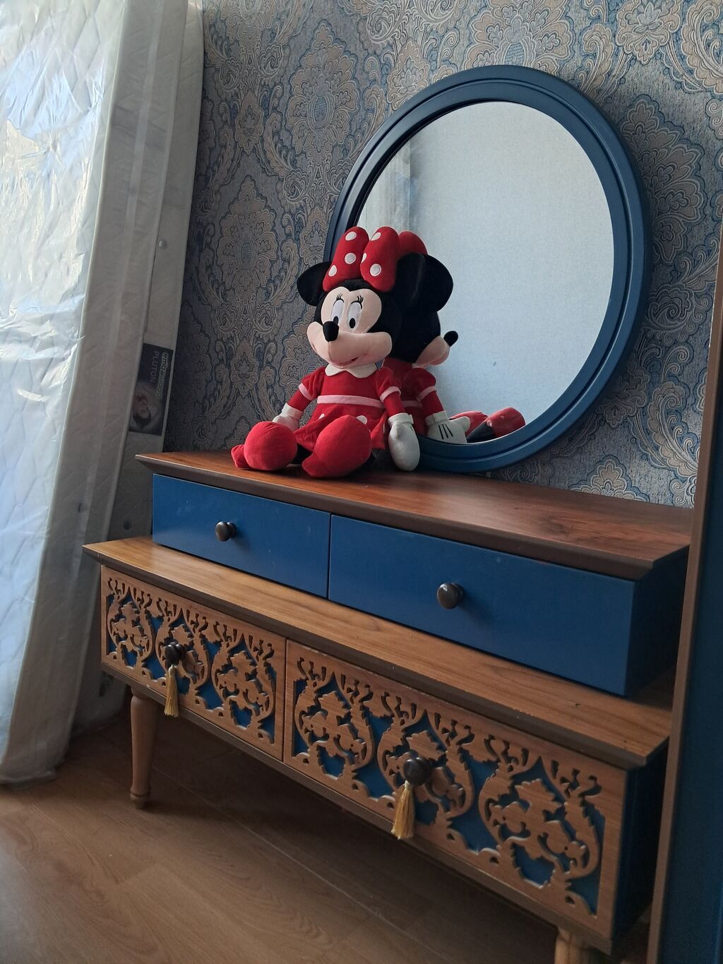 Retro tərzli makiyaj/komod dəsti - Material: təbii ağac teksturası və