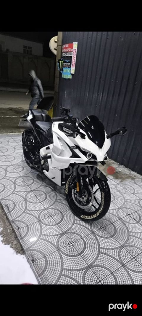 Bajaj - Pulsar RS200, 200 sm3, 2024 il, 30000 km