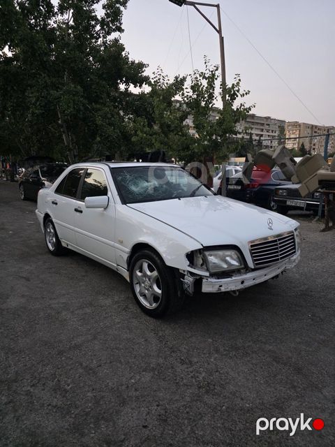 Mercedes C 200, 2.0 L, 1998 il, 245 600 km — Bakı