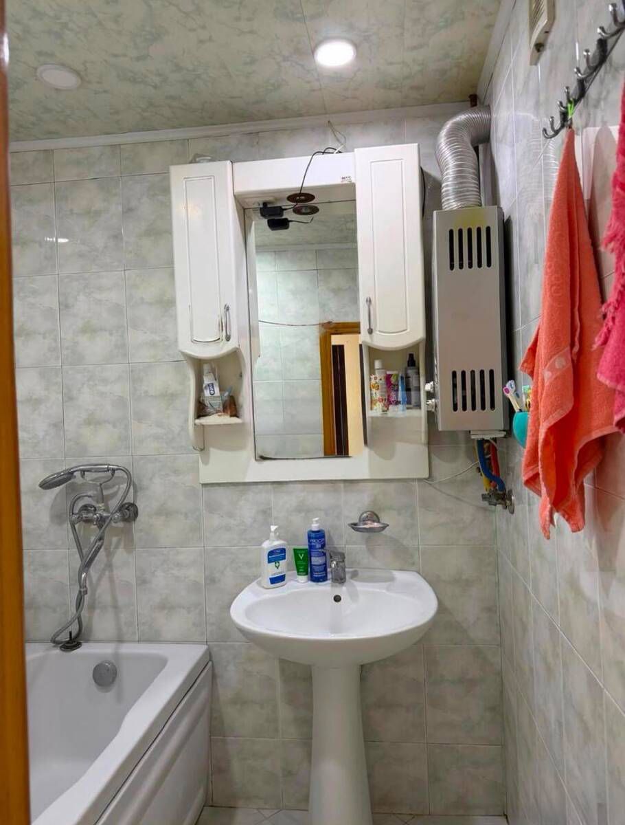 Satılır 2 otaqlı köhnə tikili 65 m² — Mənzil, Bakı (12)