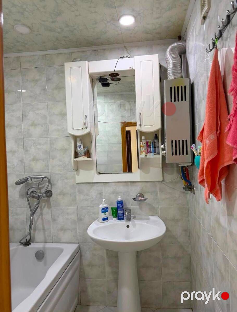 Satılır 2 otaqlı köhnə tikili 65 m² — Mənzil, Bakı (12)