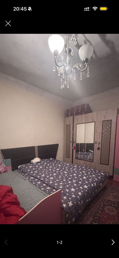 Taxt satilir 100 manata