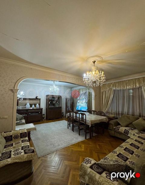 Satılır 5 otaqlı köhnə tikili 120 m²