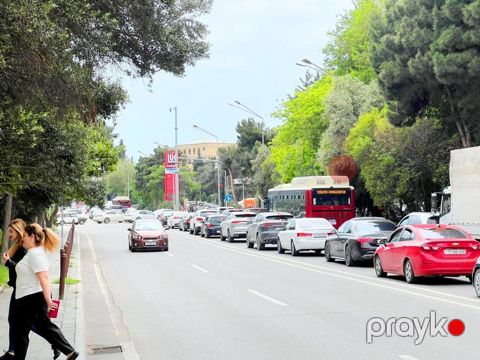 Satılır obyekt 450 m²