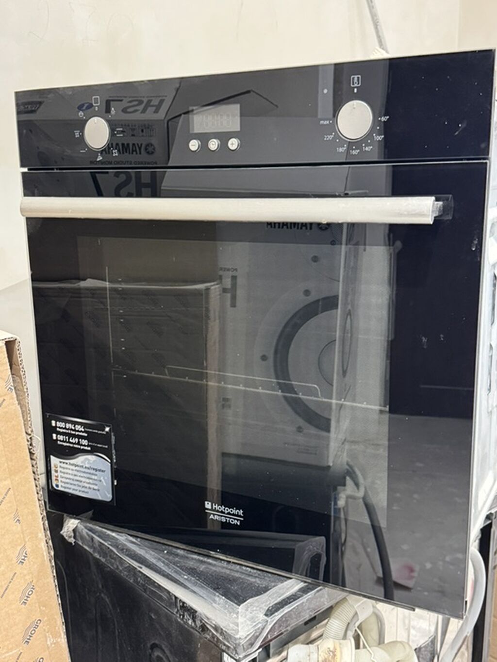 Hotpoint Ariston quraşdırılan elektrik sobası - Ön panel: qara şüşə — Mətbəx texnikası, Bakı