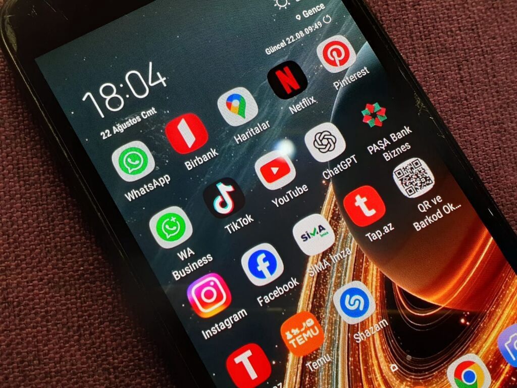 Samsung Galaxy J2 Pro 2018, 16 GB, rəng - Qara, Zəmanət, Düyməli, Sensor — Samsung, Gəncə