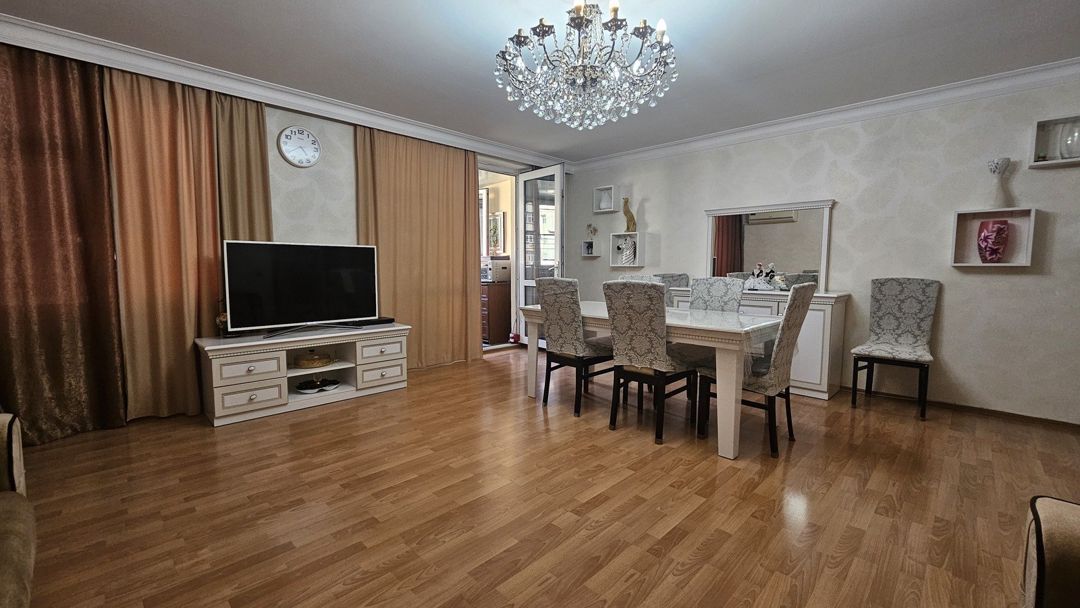 Satılır 3 otaqlı köhnə tikili 72 m² — Mənzil, Bakı