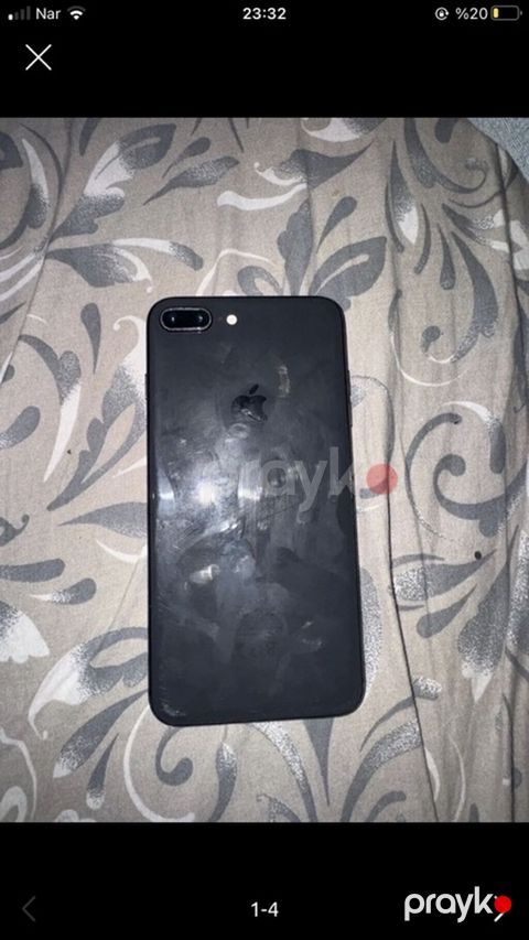 IPhone 8 Plus, Qara, Simsiz şarj