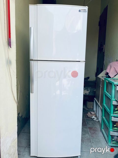 Sharp Nofrost hündürü 1.70/60 sm Ustada qeti olmayib soyutmaqi