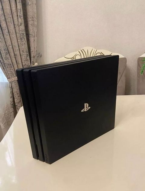 Salam ps4 pro satlır heç bir problemi yoxdur ilkdən məndə olb 4aydır