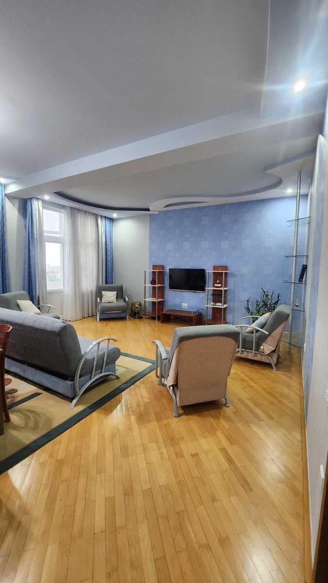 İcarəyə verilir 5 otaqlı yeni tikili 200 m² — Mənzil, Bakı (2)