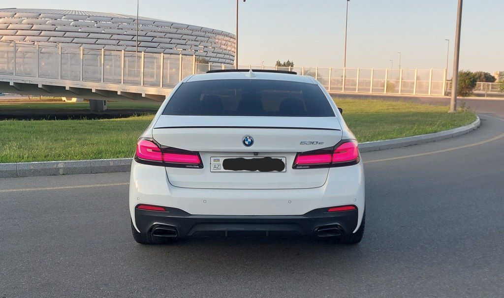 BMW 530e, 2.0 L, 12 kWh, 2023 il, 32 000 km — Avtomobillər, Bakı (10)